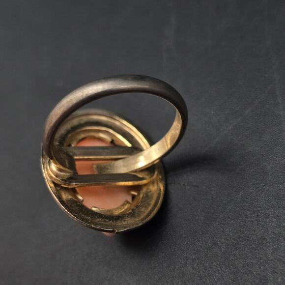 Vintage Peach Carved Cameo Ring Gold Tone Size 6.5 Adjustable - Picture 3 of 11